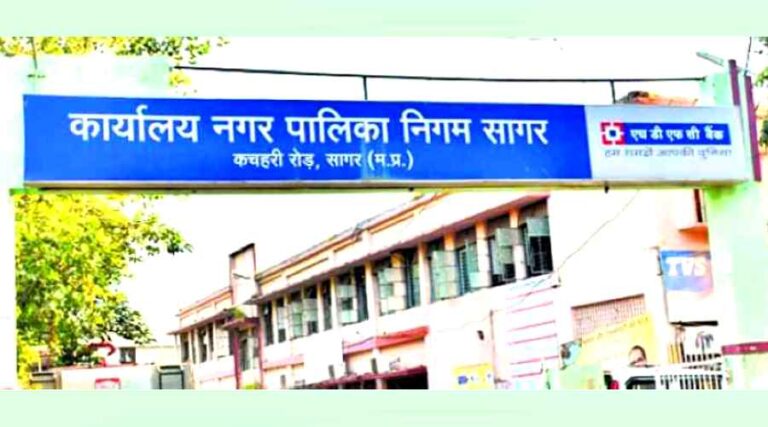 निगमायुक्त ने नागरिकों की सुविधा हेतु राजस्व अधिकारी को अवकाश के दिनों में भी कैश काउंटर खोलने के दिए निर्देश