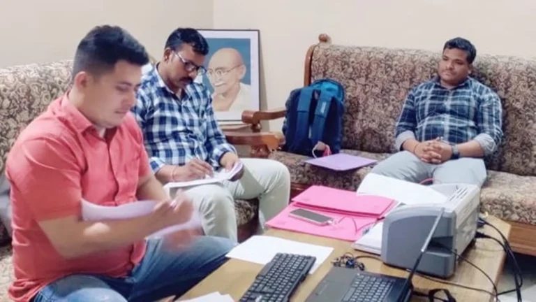 प्रभारी प्राचार्य 10 हजार की रिश्वत लेते रंगे हाथ गिरफ्तार