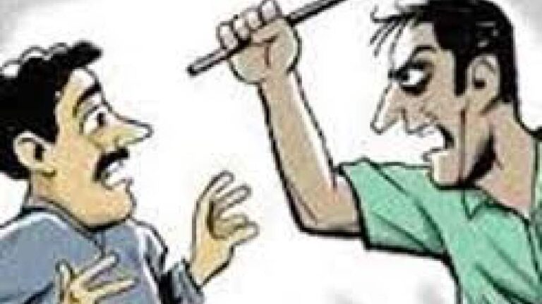 सागर में फिर चले कटर, ठेकेदार पर हुआ हमला, लहूलुहान