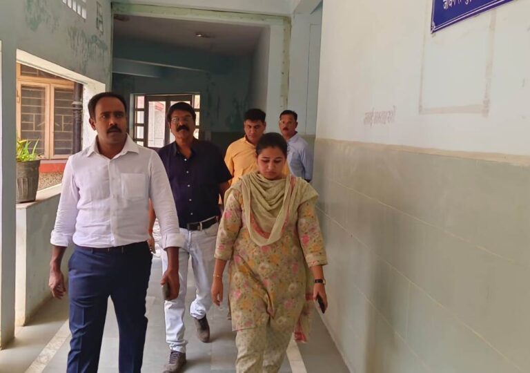 कलेक्टर ने इंदिरा नेत्र चिकित्सालय, बीड़ी अस्पताल, संभागीय औद्योगिक प्रशिक्षण संस्थान सहित अन्य संस्थाओं का किया औचक निरीक्षण