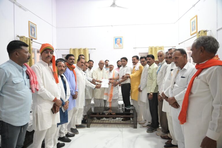 वीर महाराणा प्रताप की प्रतिमा शीघ्र स्थापित की जावे जिला क्षत्रिय समाज ने सौंपा ज्ञापन