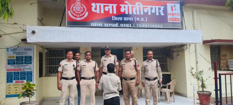 शासकीय कार्य में बाधा उत्पन्न कर मारपीट करने वाले फरार आरोपी को किया गिरफ्तार