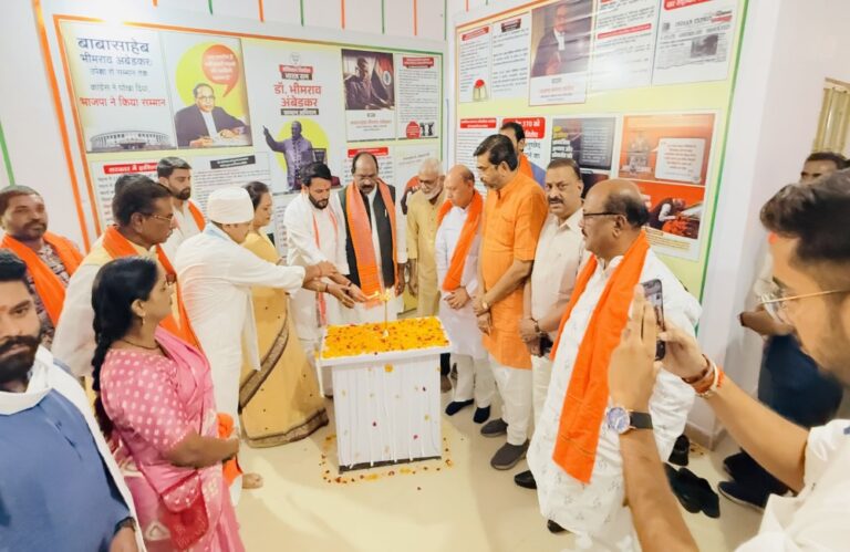 कांग्रेस पार्टी संविधान नहीं एक परिवार के हिसाब से चलती है-श्री लाल सिंह आर्य