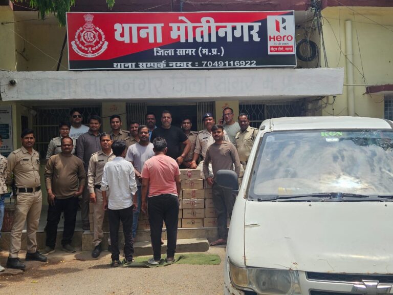 पुलिस की बड़ी कार्रवाई : 2000 पाव (360 लीटर) अवैध देशी मसाला शराब व एक टवेरा कार के साथ दो आरोपी गिरफ्तार, कुल जप्त संपत्ति लगभग 5.35 लाख रुपये