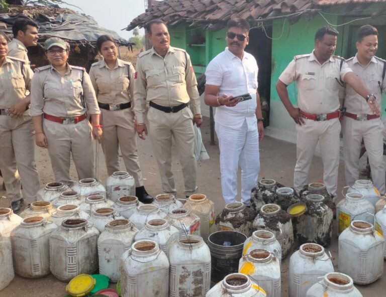 सागर में आबकारी विभाग ने की अवैध शराब जब्त