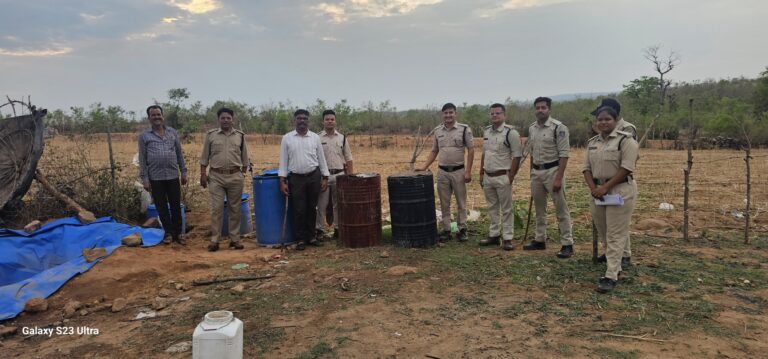 आबकारी विभाग की कार्यवाही  कच्ची शराब सहित 3000 किलो महुआ लहान किया जब्त 