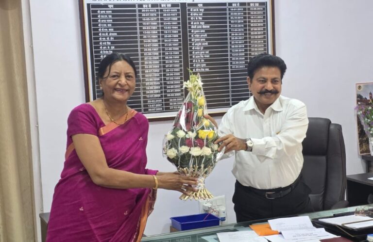 डॉक्टर नीना गिडियन को शासन ने एक बार फिर क्षेत्रीय संचालक का प्रभार सौंपा