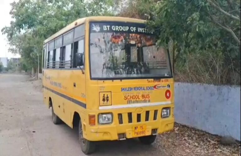 BT ग्रुप की इस कॉलेज की बसों में अनियमितताएं,  ₹3000 का जुर्माना लगा