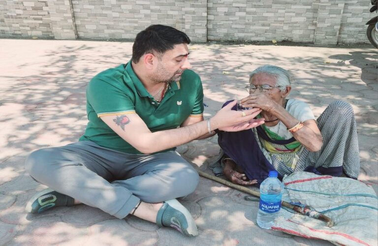 धनवान होना और दयावान होना दोनो अलग विषय है- जनसेवक मनी सिंग गुरोंन