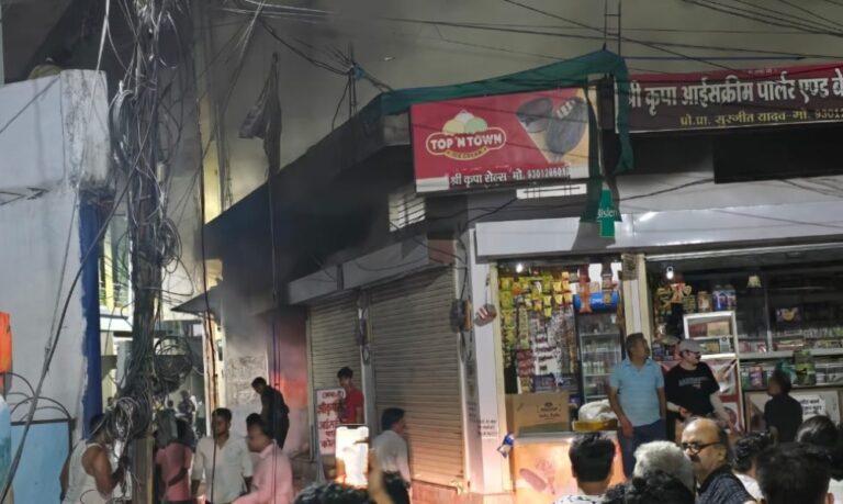 सागर में मेडिकल की थोक दुकान में लगी भीषण आग, दमकल ने पाया आग पर काबू