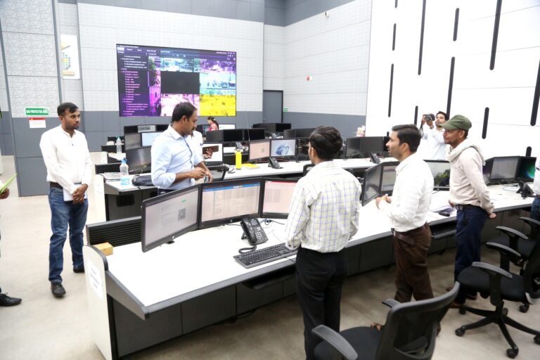 कलेक्टर संदीप जी आर ने स्मार्ट सिटी के आईट्रिपलसी का निरीक्षण कर आवश्यक दिशा निर्देश दिये