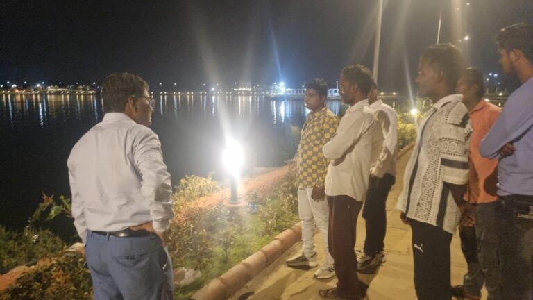 लाखा बंजारा झील से अवैध सिंचाई पर नगर निगम की कार्रवाई, मोटर-पाइप जब्त