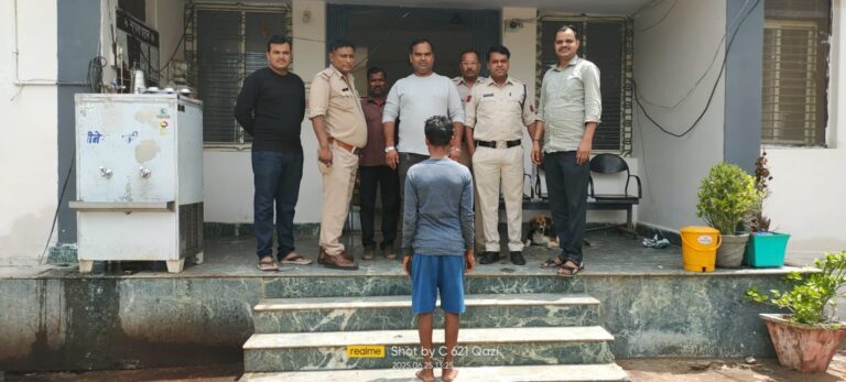 अवैध शराब परिवहन करने वाले फरार आरोपी को जैसीनगर पुलिस ने किया गिरफ्तार