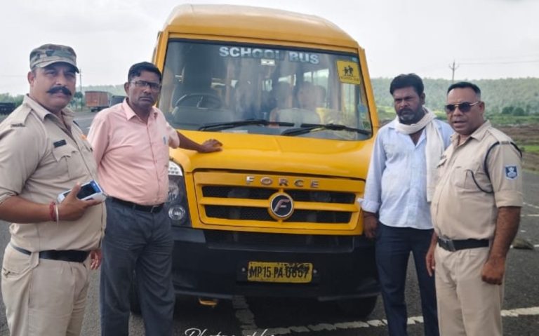 सागर में यात्री बस और स्कूल वाहनों पर परिवहन विभाग की कार्यवाई, 23 पर जुर्माना