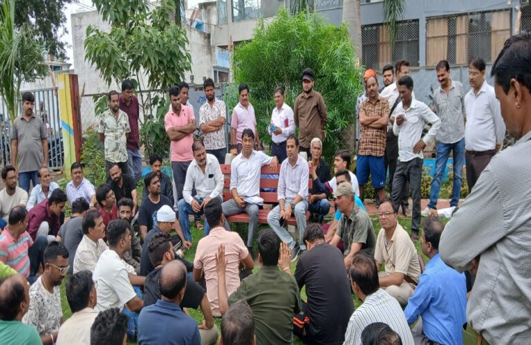 एक से डेढ़ माह के अंदर होगा साई वाटिका कॉलोनी की सड़क का निर्माण: निगमायुक्त