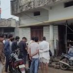 भाजपा नेता की हत्या: घर की दूसरी मंजिल पर धारदार हथियार से वार, शव खून से लथपथ मिला