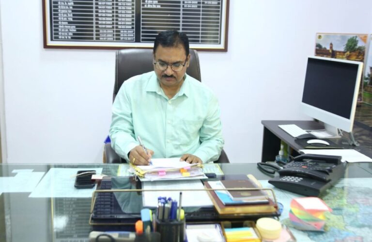 पदभार लेते ही संभागीय आयुक्त ने अधीनस्थों की बैठक ली, विभागों का निरीक्षण कर दिए आवश्यक निर्देश