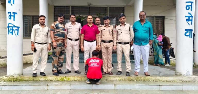 अपराधी प्रवृत्ति के युवक को अवैध धारदार चाकू के साथ पकड़ा, थाना गोपालगंज में पूर्व से दर्ज हैं 5 अपराध