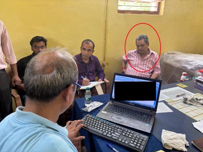 EOW की कार्यवाई: संयुक्त आयुक्त सहकारिता शिवेंद्र देव पांडेय 50 हजार की रिश्वत लेते रंगे हाथों गिरफ्तार