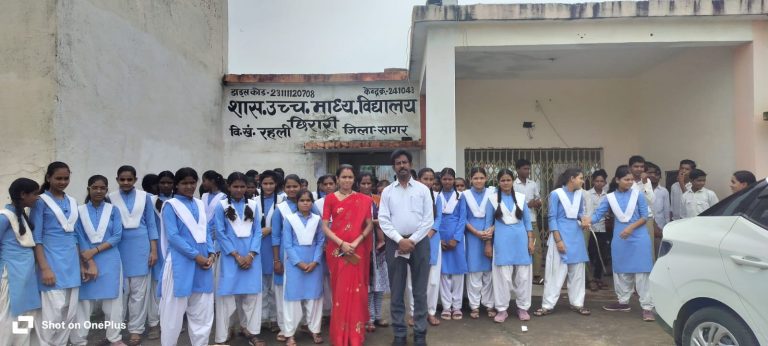 संयुक्त संचालक के द्वारा छिरारी सहित अन्य दो विद्यालयों का किया गया निरीक्षण