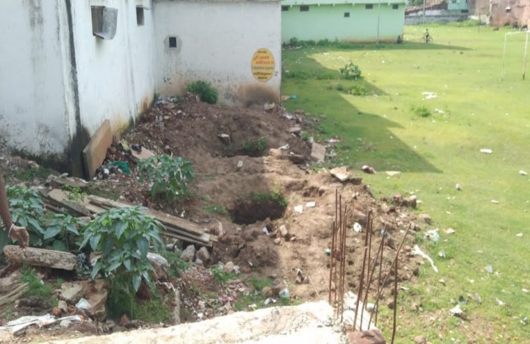 सागर में सरकारी स्कूल के ग्राउंड पर बेजा कब्जा,प्रिंसिपल ने की थाने में शिकायत