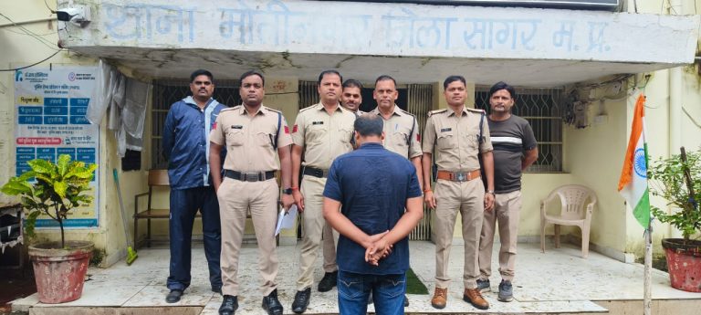 अवैध शराब परिवहन करते आरोपी गिरफ्तार 350 पाव (63 लीटर) देशी मसाला शराब एवं कार जप्त