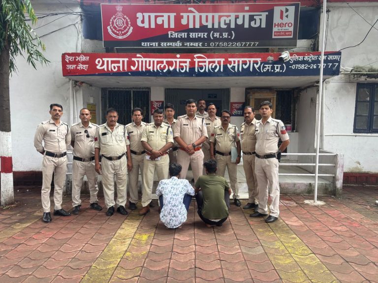 गोपालगंज पुलिस का बड़ा खुलासा: बेटे ने ही की सौतेली मां की हत्या, दोस्त संग गिरफ्तार
