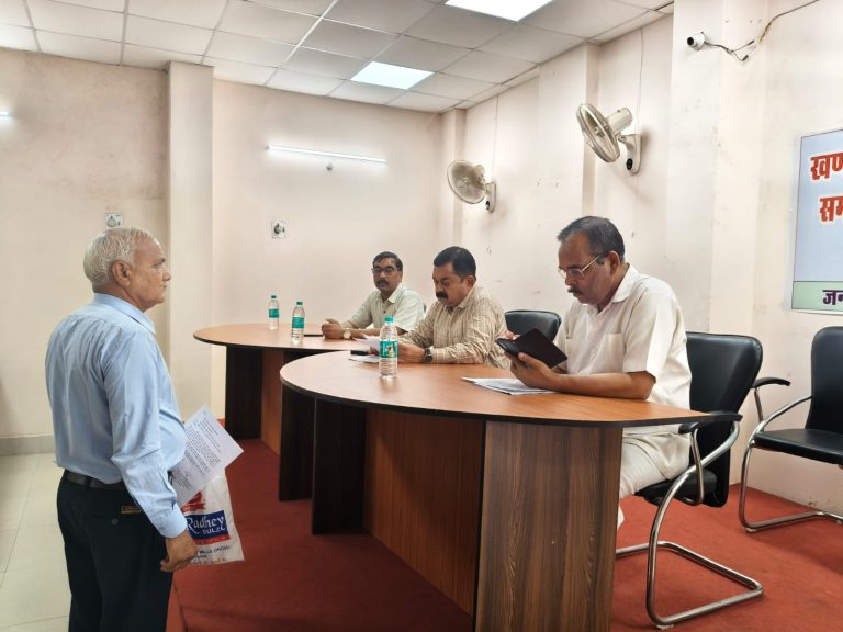 कलेक्टर के निर्देश पर सभी विकासखंडों में लगाए गए समस्या निवारण शिविर