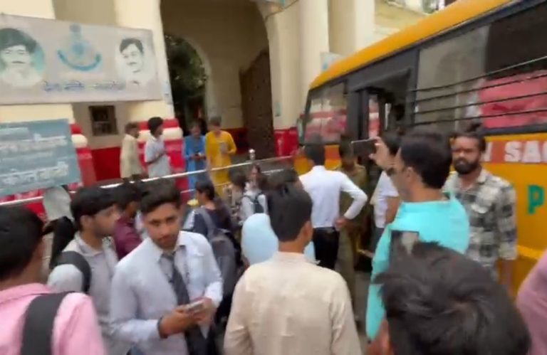 सागर में दुर्घटना ग्रस्त होने वाली स्कूल बस पर कार्यवाही सामने आई