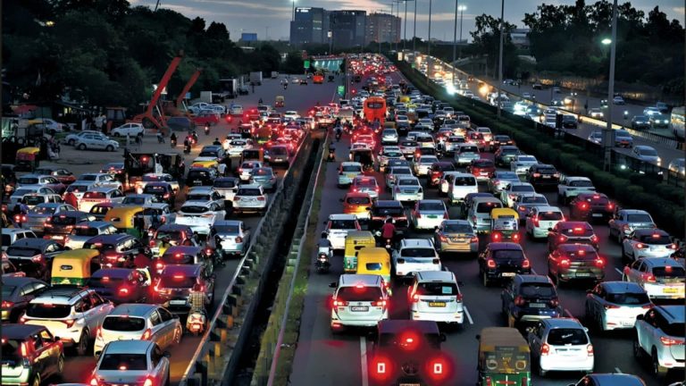 20 साल पुराने वाहनों पर केंद्र सरकार का बड़ा फैसला, रजिस्ट्रेशन शुल्क हुआ दोगुना – जानिए नए नियम