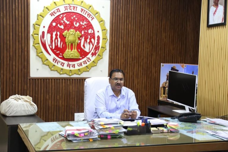 मतस्य बीज उत्पादन कार्य में उदासीनता बरतने पर छतरपुर, निवाड़ी, टीकमगढ़, पन्ना, दमोह के मतस्य अधिकारियों को नोटिस जारी करने के निर्देश