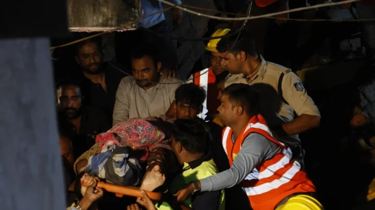 MP में बड़ा हादसा: तीन मंजिला इमारत भरभराकर गिरी, 1 की मौत, 13 घायल