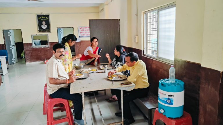कलेक्टर के निर्देश पर दीनदयाल रसोई का निरीक्षण