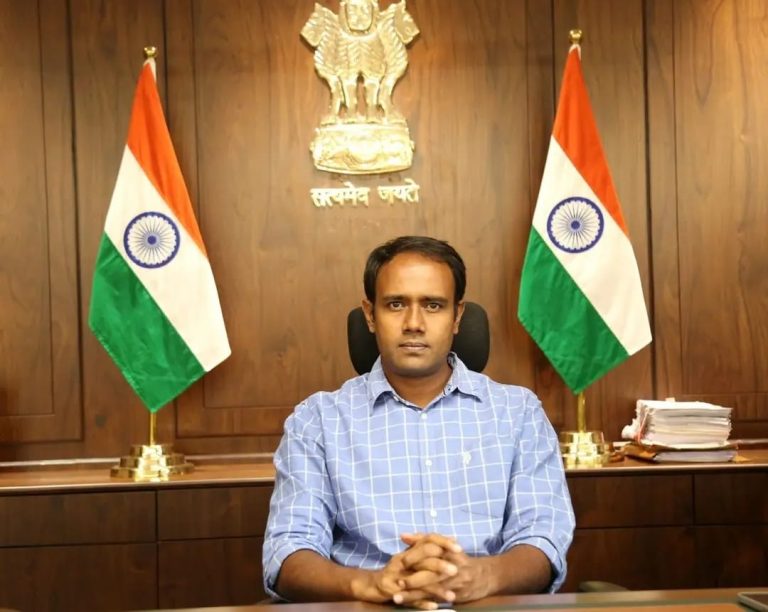 फसल बीमा भुगतान में लापरवाही पर कलेक्टर के खिलाफ गिरफ्तारी वारंट, बकाया राशि जमा होते ही हुआ समझौता