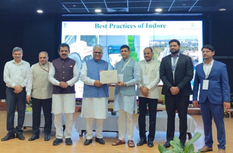 देश भर में इंदौर स्वच्छ वायु सर्वेक्षण में प्रथम आया, मिला दिल्ली में अवार्ड