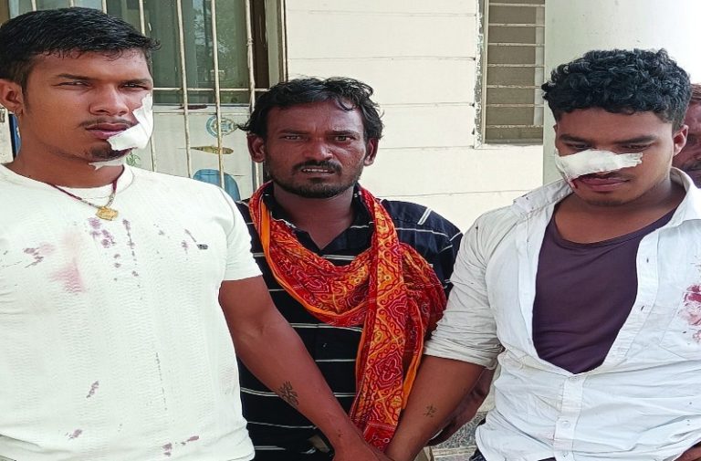 सागर में धनुष – बाण युध्द हो गया, तीन घायल