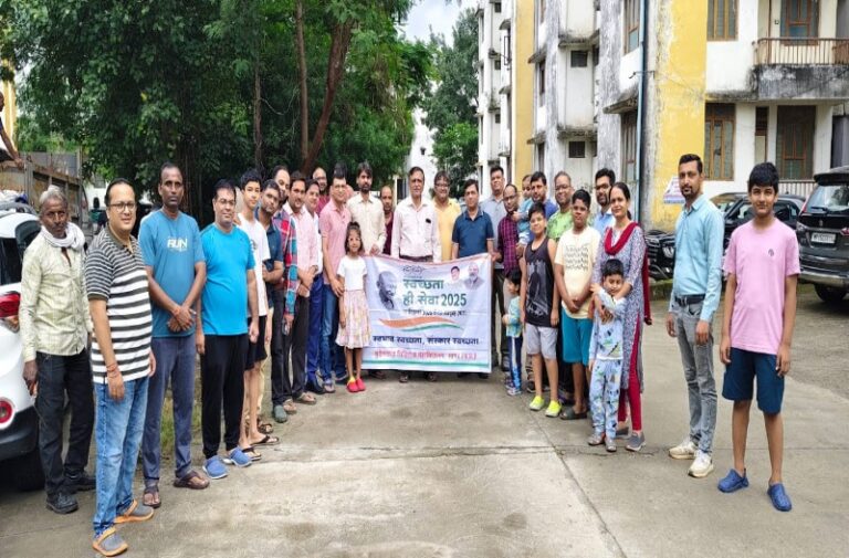 BMC में स्वच्छता उत्सव पर डॉक्टरों और स्टाफ ने किया श्रमदान