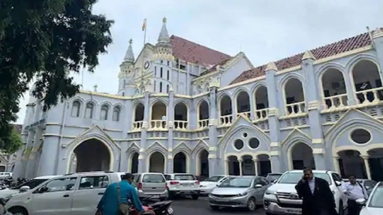 SHO ने 15 लाख रुपये की माँग की ! हाईकोर्ट ने लोकायुक्त को जांच के निर्देश दिए