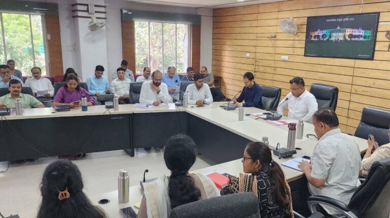 MP: इंदौर शहर में भिखारी की सूचना देने पर इनाम की घोषणा, कलेक्टर ने सूचना जारी की