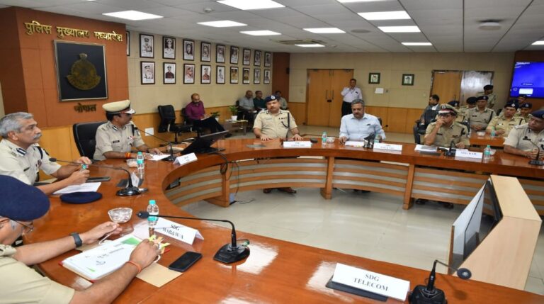 पुलिस हाई लेवल बैठक: DGP कैलाश मकवाणा ने पुलिस अधिकारियों को दिए यह निर्देश