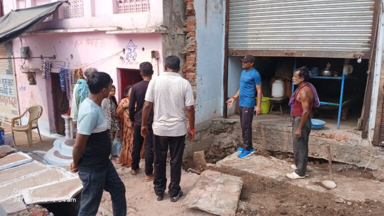 निगमायुक्त ने धर्मश्री से मोतीनगर चौराहा सड़क चौड़ीकरण कार्य में बाधक मकानों पर कार्यवाही के निर्देश दिये