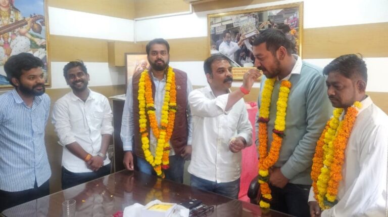 युवक कांग्रेस के नवनिर्वाचित सदस्यों का पूर्व अध्यक्ष पचौरी ने स्वागत किया