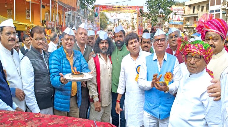 सागर में तारण तरण जयंती पर आयोजित शोभायात्रा का सेवादल ने किया स्वागत