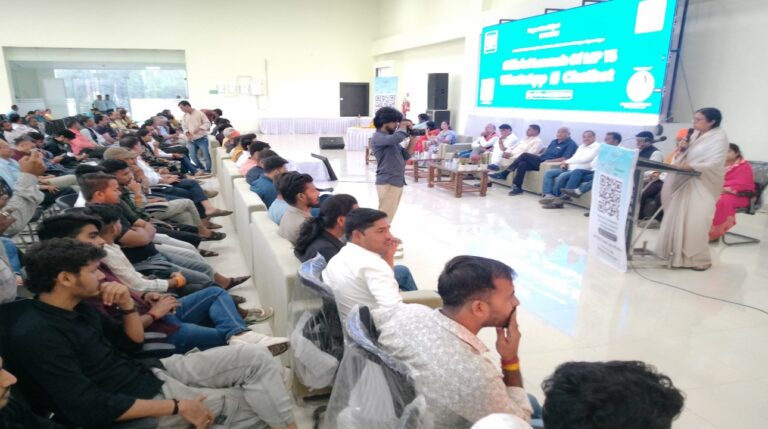 नगर निगम में “MP15 WhatsApp Chatbot” नम्बर +91 8982600918 का महापौर ने किया शुभारंभ