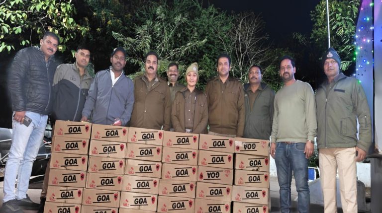 सागर में निर्माणाधीन मकान के तलघर से भारी मात्रा में अवैध शराब जप्त