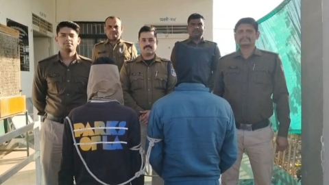 दिनदहाड़े हुई वारदात का पुलिस ने किया खुलासा,महिला से झपटी गई सोने की माला बरामद, दो आरोपी गिरफ्तार