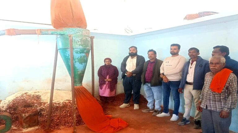 सागर में अवैध मसाला चक्की पर कार्रवाई मिलावटी सामग्री जप्त