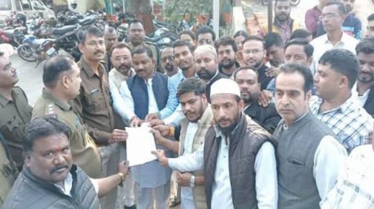 SAGAR: कैंट थाना क्षेत्र में अवैध शराब, जुआ-सट्टा और बढ़ती आपराधिक घटनाओं के विरोध में युवा काँग्रेस का विरोध प्रदर्शन