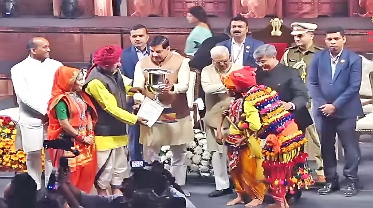 राज्य स्तरीय लोकनृत्य प्रतियोगिता में बुन्देलखंड के बधाई लोक नृत्य ने प्रथम स्थान प्राप्त किया