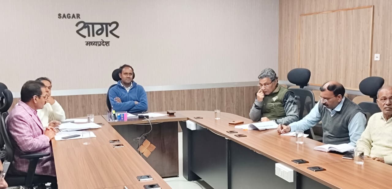 बोर्ड परीक्षा में सख्त निर्देश: मोबाइल-इलेक्ट्रॉनिक डिवाइस पूरी तरह प्रतिबंधित, सोशल मीडिया पर रहेगी पैनी नजर